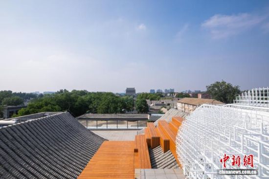 7��2�գ���λ�ڱ����ذ������ֵĺ��ݽ硤ʱ��Զ����¥�������� ��