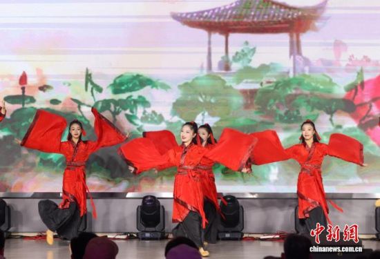  “唱响中轴”文艺演出在京举办 多层次展现历史文化底蕴