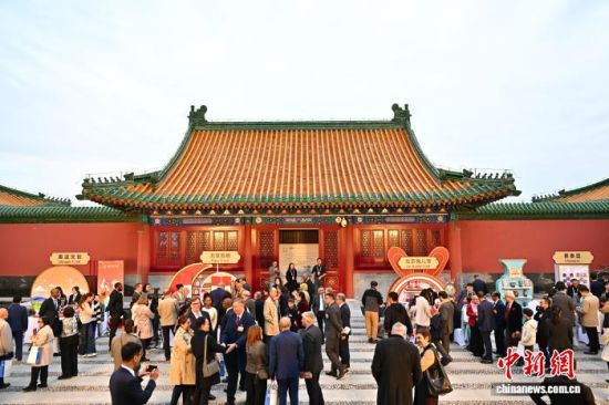 2025年北京市驻华使节招待会举行