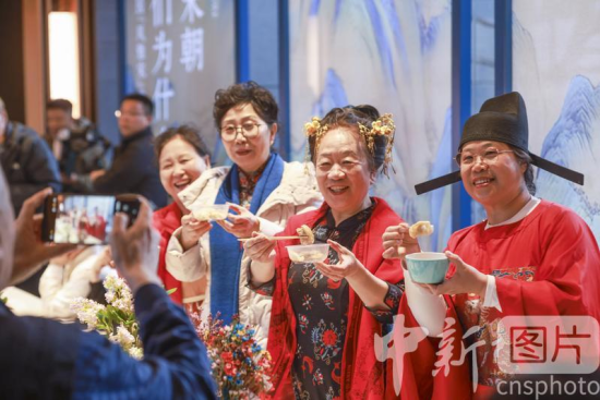 12��21�գ��������й���ͳ��װ�Խ��ӡ�