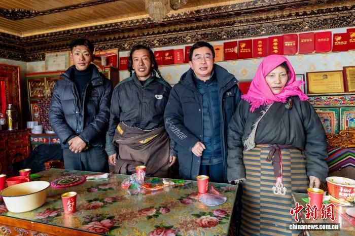 2025��12��21�գ�������(�Ҷ�)�߽�����5300�׵ĳ���Դͷ������е��У���������һ�Һ�Ӱ���ܷ��߹�ͼ